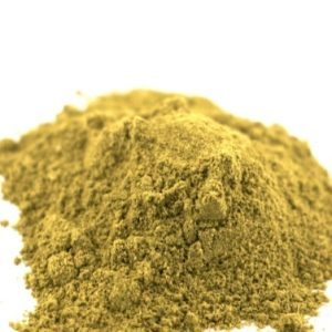 Lauriers poudre issue des feuilles séchées et finement broyées du laurier noble .